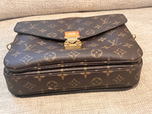 Louis Vuitton Pochette Metis Monogram Crossbody Shoulder Bag