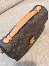 Louis Vuitton Pochette Metis Monogram Crossbody Shoulder Bag