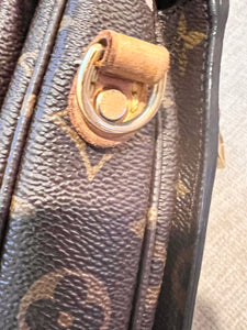 Louis Vuitton Pochette Metis Monogram Crossbody Shoulder Bag