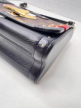 LOUIS VUITTON Epi Monogram Complice Trunks and Bags Twist Shoulder Bag MM Black