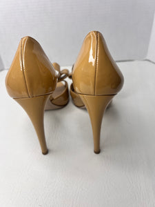 Valentino Garavani D'Orsey Bow Patent Nude Leather Pumps Heels Size 40.5 /10.5