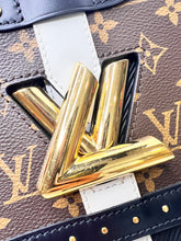 LOUIS VUITTON Epi Monogram Complice Trunks and Bags Twist Shoulder Bag MM Black
