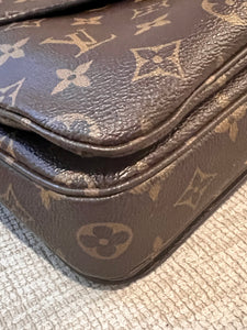 Louis Vuitton Pochette Metis Monogram Crossbody Shoulder Bag