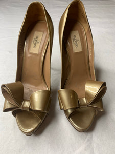 Valentino Garavani bow platform gold patent heels size 39.5 / 9.5