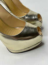 Giuseppe Zanotti Metallic Gold Leather Peep Toe Platform Pumps Size 38.5 / 8.5