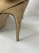 Valentino Garavani matte gold leather bow heels size 6.5